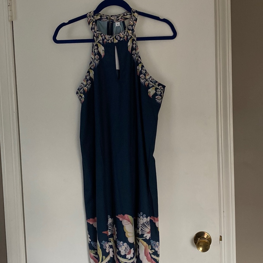 Boutique brand lightweight halter style summer dress, size Medium. NWT